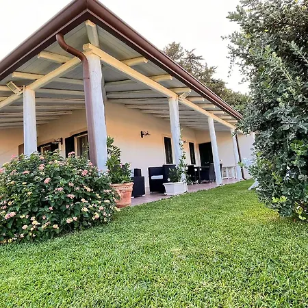 Summer House Avola