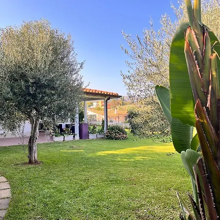Summer House * Avola