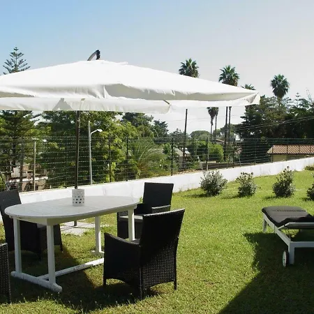 Summer House Avola