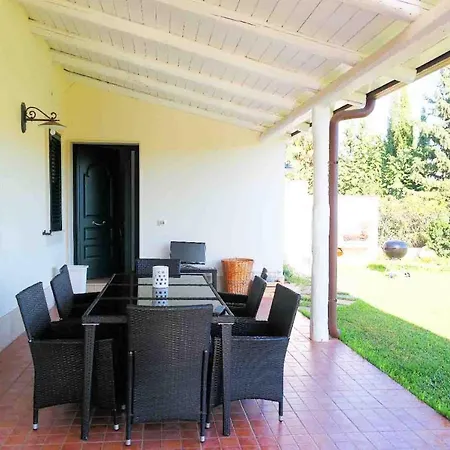 Summer House Avola